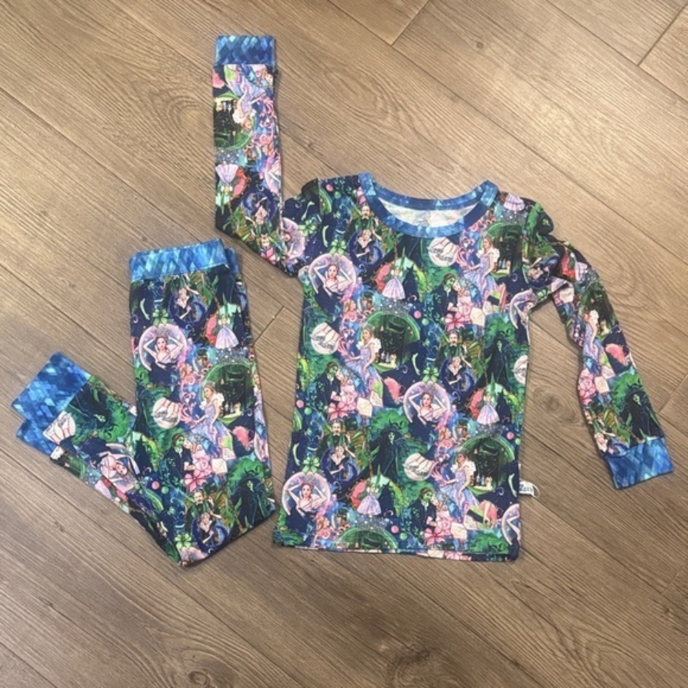 🆕 Adorable Soft Bamboo Wicked Print Pajama Set. 3T. Brand New!!🎉